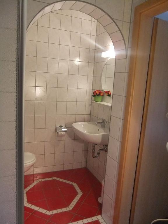 Zur Edlen Krone Neuhausen  Room photo